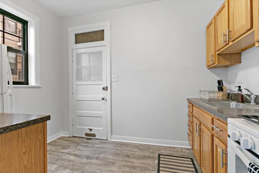 Well-Furnished 1Br Apt In Popular Spot - Belmont J3 Чикаго Экстерьер фото